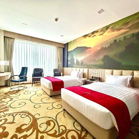 Hotel Mechi Crown Kakarvitta エクステリア 写真
