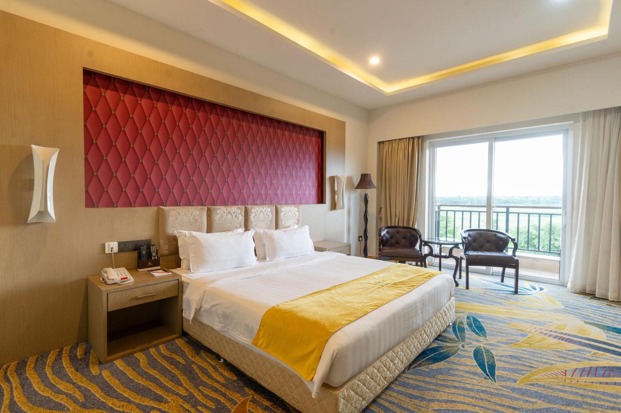 Hotel Mechi Crown Kakarvitta エクステリア 写真